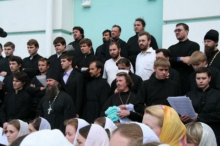 Peter Gudkov with Stretensky Monastery Choir